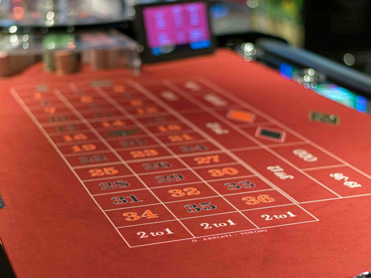 红金品牌刊的烫金场景